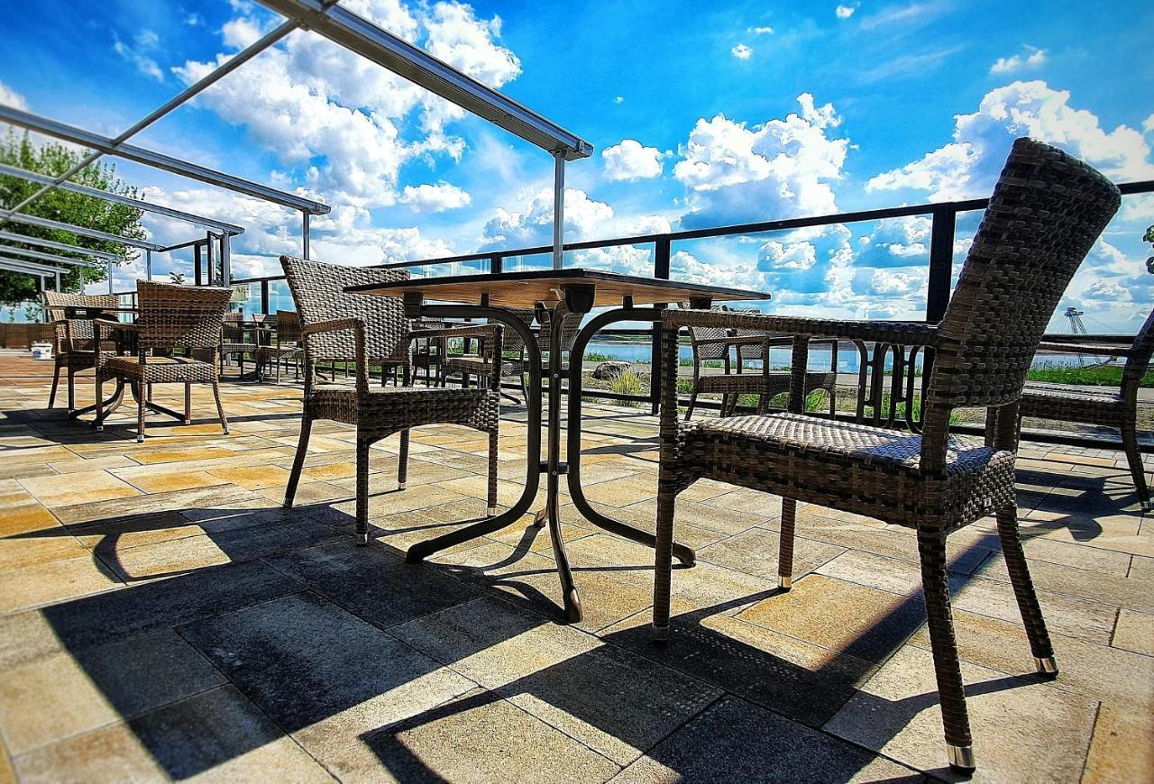 Haus Vier Hotel โกรสเรสเชน ภายนอก รูปภาพ